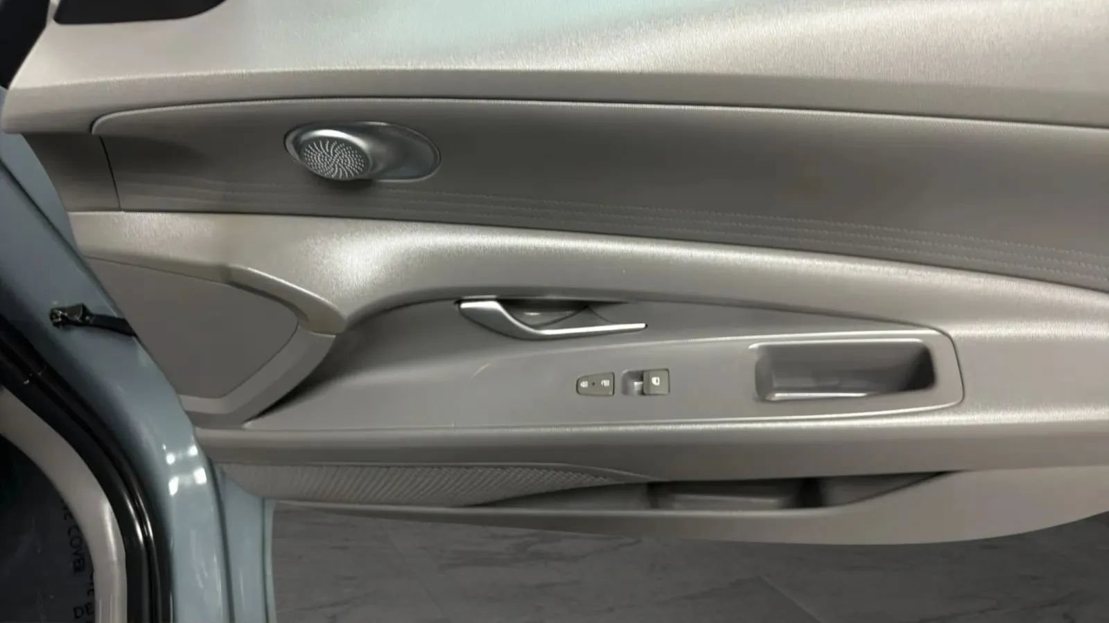 Used 2023 Hyundai Elantra SE FWD image 18