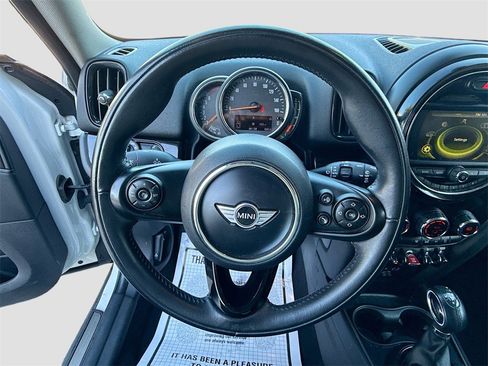 Used 2018 MINI Cooper Countryman w/ Premium Package image 12