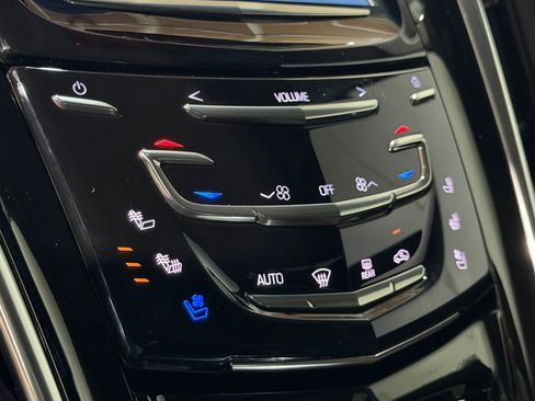 Used 2019 Cadillac Escalade Premium Luxury AWD/4WD image 38