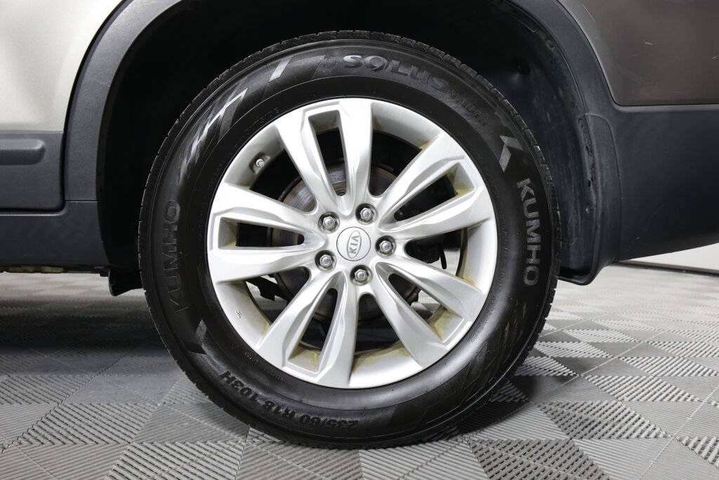 Used 2011 Kia Sorento LX w/ Convenience Pkg AWD/4WD image 8