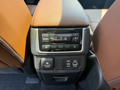 Used 2024 Subaru Ascent Touring AWD/4WD image 27