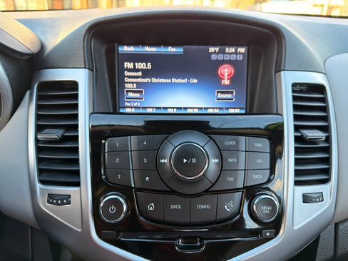 Used 2016 Chevrolet Cruze LT w/ Technology Package image 18