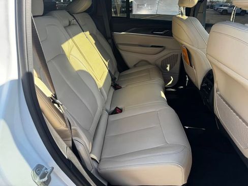 Certified 2024 Jeep Grand Cherokee Limited AWD/4WD image 16