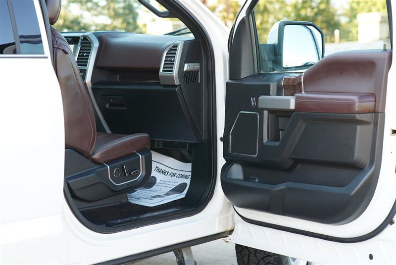 Used 2015 Ford F150 Platinum w/ Equipment Group 701A Luxury AWD/4WD image 64