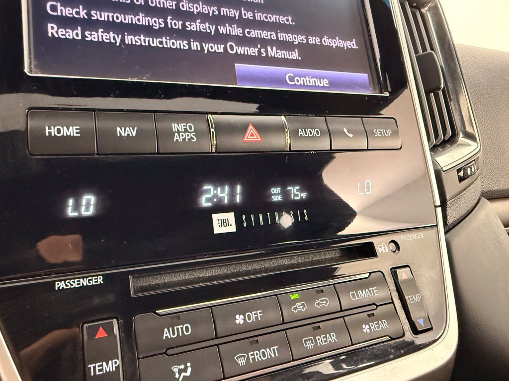 Used 2020 Toyota Land Cruiser w/ Four Season Floor Mat Package AWD/4WD image 37