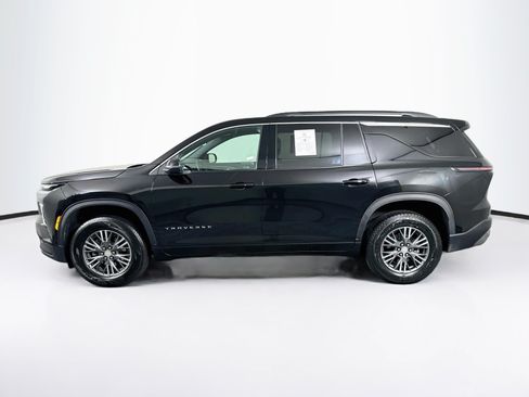 Used 2025 Chevrolet Traverse LT FWD image 4