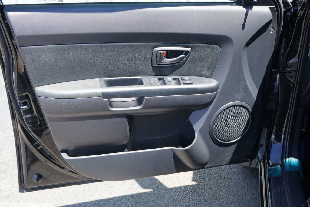 Used 2013 Kia Soul FWD image 9