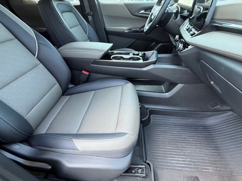 Used 2026 Chevrolet Equinox LT w/ Convenience Package II AWD/4WD image 10
