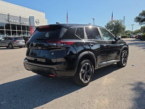 Certified 2025 Nissan Rogue SV FWD image 8