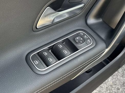 Used 2025 Mercedes-Benz CLA 250 image 24