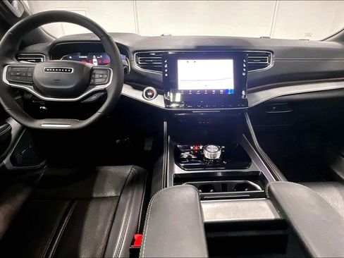 Used 2025 Jeep Wagoneer Series II w/ Premium Group I image 18