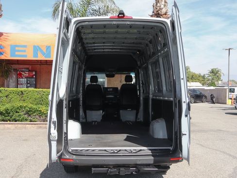 Used 2020 Mercedes-Benz Sprinter 2500 w/ Cargo Protection Package image 8