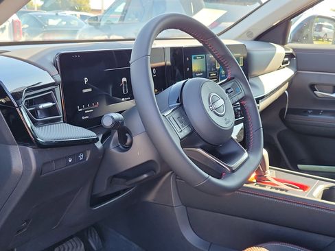 New 2026 Nissan Kicks SR image 10