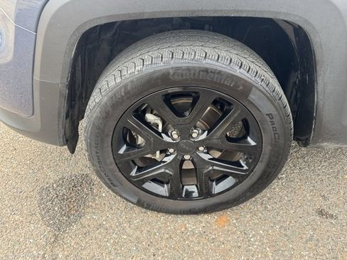 Used 2022 Jeep Renegade Altitude image 8