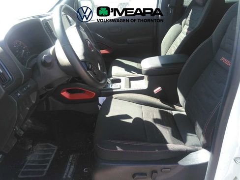 Used 2026 Nissan Frontier PRO-4X AWD/4WD image 3