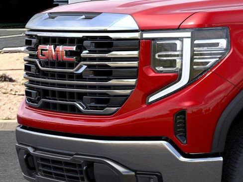 New 2026 GMC Sierra 1500 SLT image 13