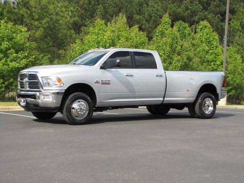 Used 2018 RAM 3500 Big Horn image 3