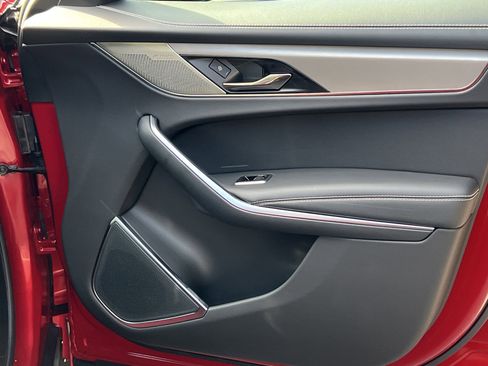 Certified 2025 Jaguar F-PACE R-Dynamic S image 10