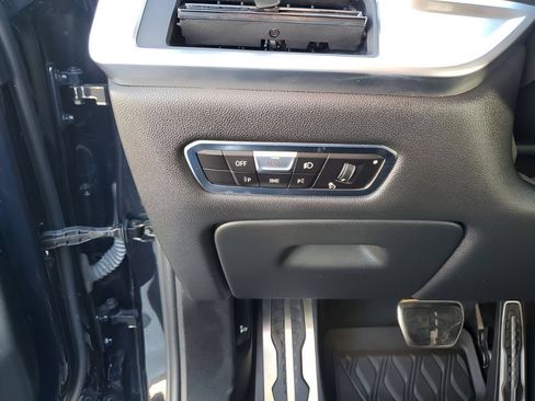 Used 2023 BMW X7 xDrive40i w/ M Sport Package AWD/4WD image 37