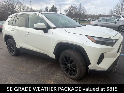 Used 2022 Toyota RAV4 SE w/ Convenience Package image 5