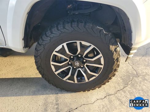 Used 2022 Toyota Tacoma TRD Sport image 6