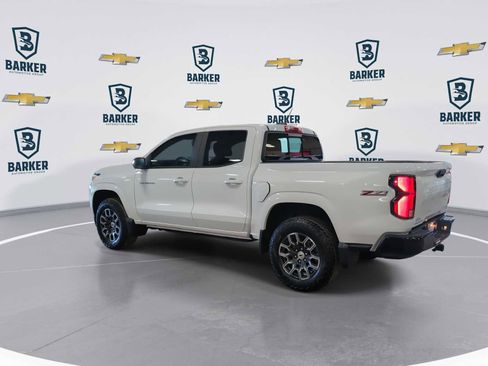 Used 2025 Chevrolet Colorado Z71 w/ Technology Package AWD/4WD image 6
