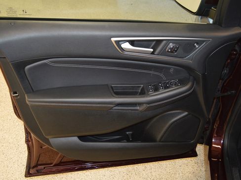 Used 2024 Ford Edge Titanium image 14