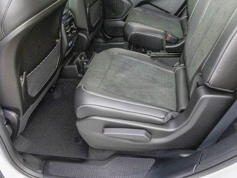 New 2025 Jeep Grand Cherokee L Altitude image 26