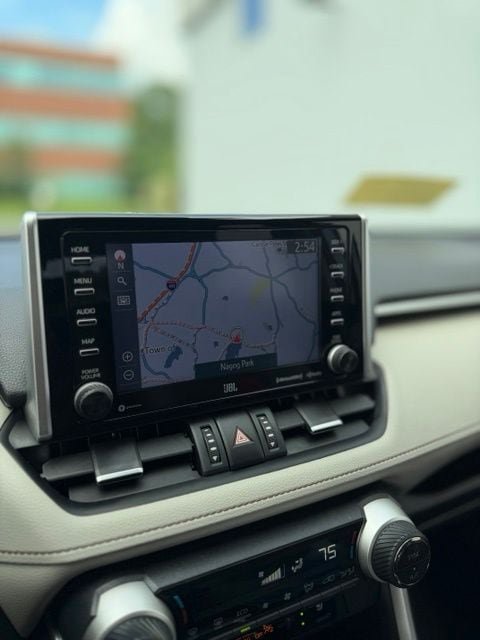 Used 2020 Toyota RAV4 Limited AWD/4WD image 12