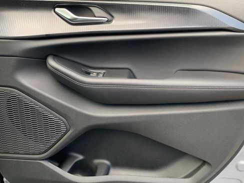 New 2025 Jeep Grand Cherokee Altitude image 37