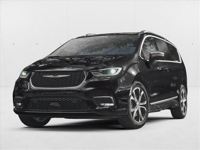 Used 2025 Chrysler Pacifica Select FWD image 1