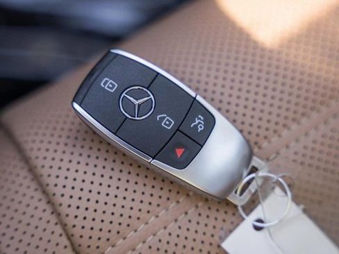 New 2026 Mercedes-Benz GLS 450 4MATIC image 47