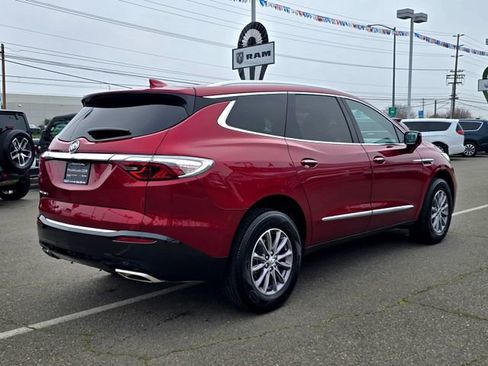 Used 2024 Buick Enclave Premium image 4