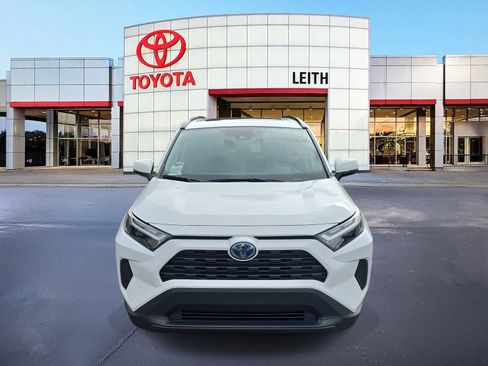 Used 2024 Toyota RAV4 XLE w/ Convenience Package image 2