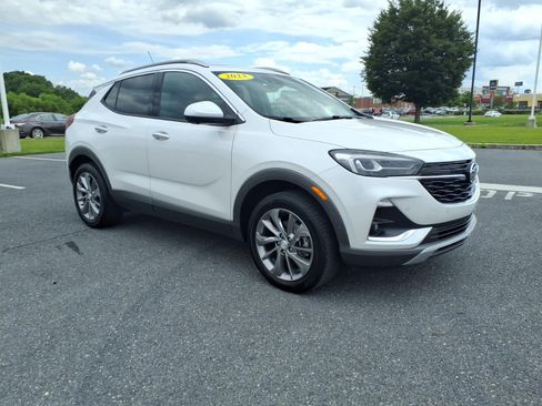 Certified 2023 Buick Encore GX Essence w/ Advanced Technology Package AWD/4WD image 3