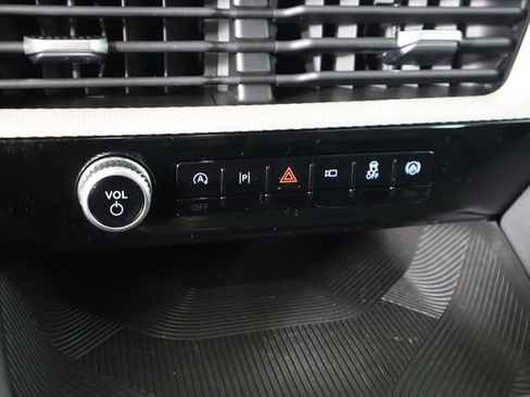 Certified 2025 Ford Explorer Active w/ Active Comfort Package image 51