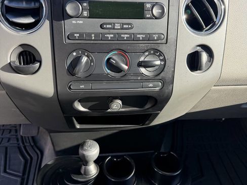 Used 2007 Ford F150 XLT image 23