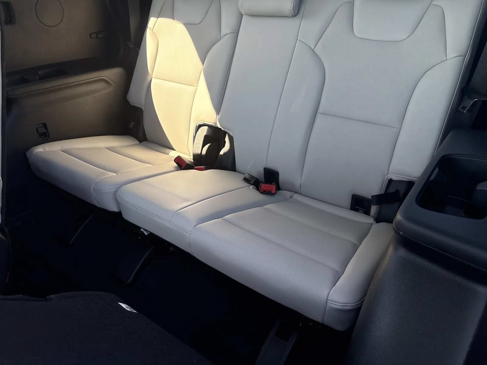 Used 2025 Kia Telluride S FWD image 21