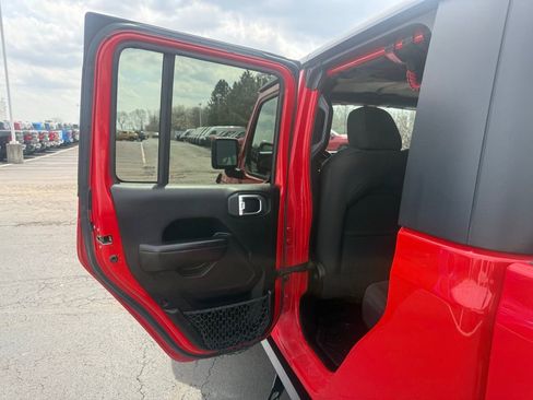 Certified 2020 Jeep Gladiator Sport w/ Quick Order Package 24S AWD/4WD image 37