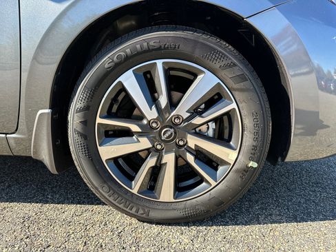 New 2025 Nissan Versa SV w/ Trunk Package image 12