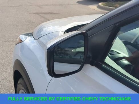 Used 2022 Nissan Kicks S image 18