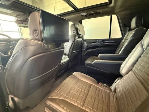 Used 2023 Cadillac Escalade Sport Platinum w/ Heavy-Duty Trailer Package AWD/4WD image 24