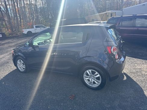 Used 2015 Chevrolet Sonic LT image 10