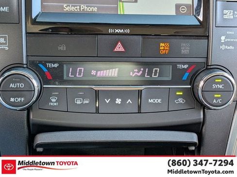 Used 2017 Toyota Camry XLE w/ Moonroof Package FWD image 26