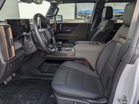 Used 2025 GMC Hummer EV 2X w/ LPO, Sport Package image 28