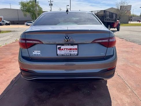 Used 2024 Volkswagen Jetta SE FWD image 6