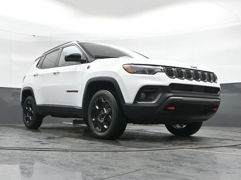 Used 2024 Jeep Compass Trailhawk image 48