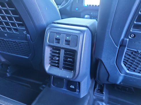 Used 2025 Ford Bronco Badlands AWD/4WD image 14