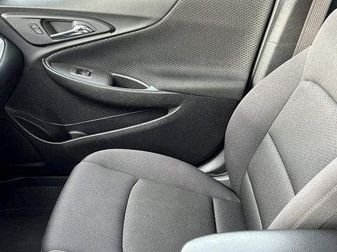 Used 2024 Chevrolet Malibu LT image 17
