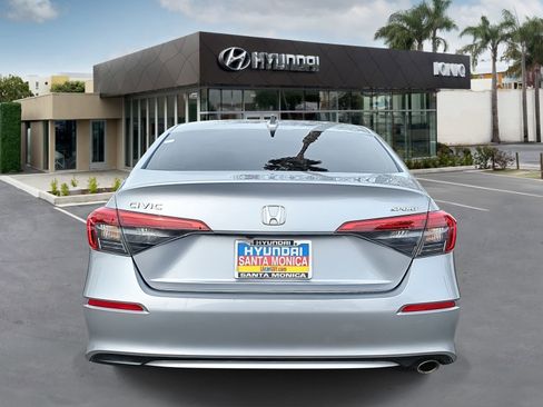 Used 2023 Honda Civic Sport image 4